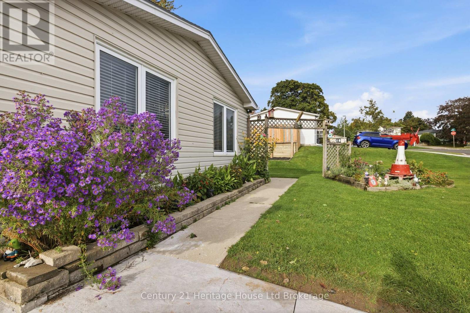 921 LINCOLN DRIVE - Image 29