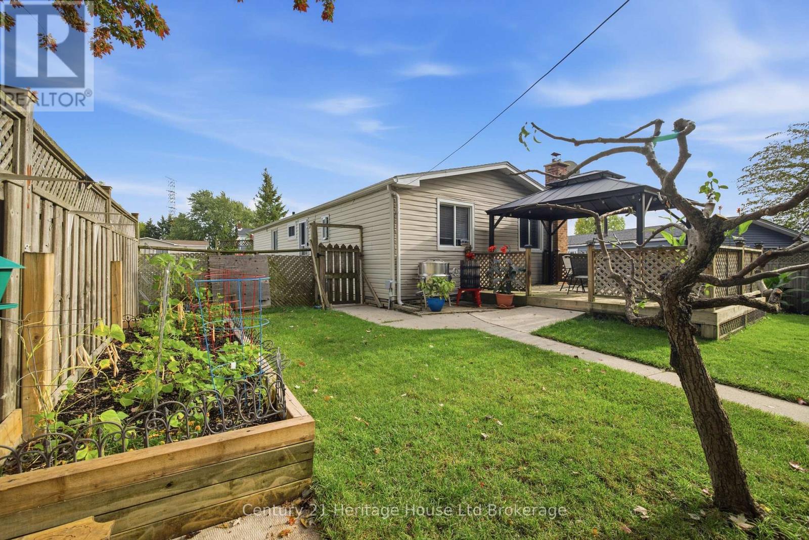 921 LINCOLN DRIVE - Image 34
