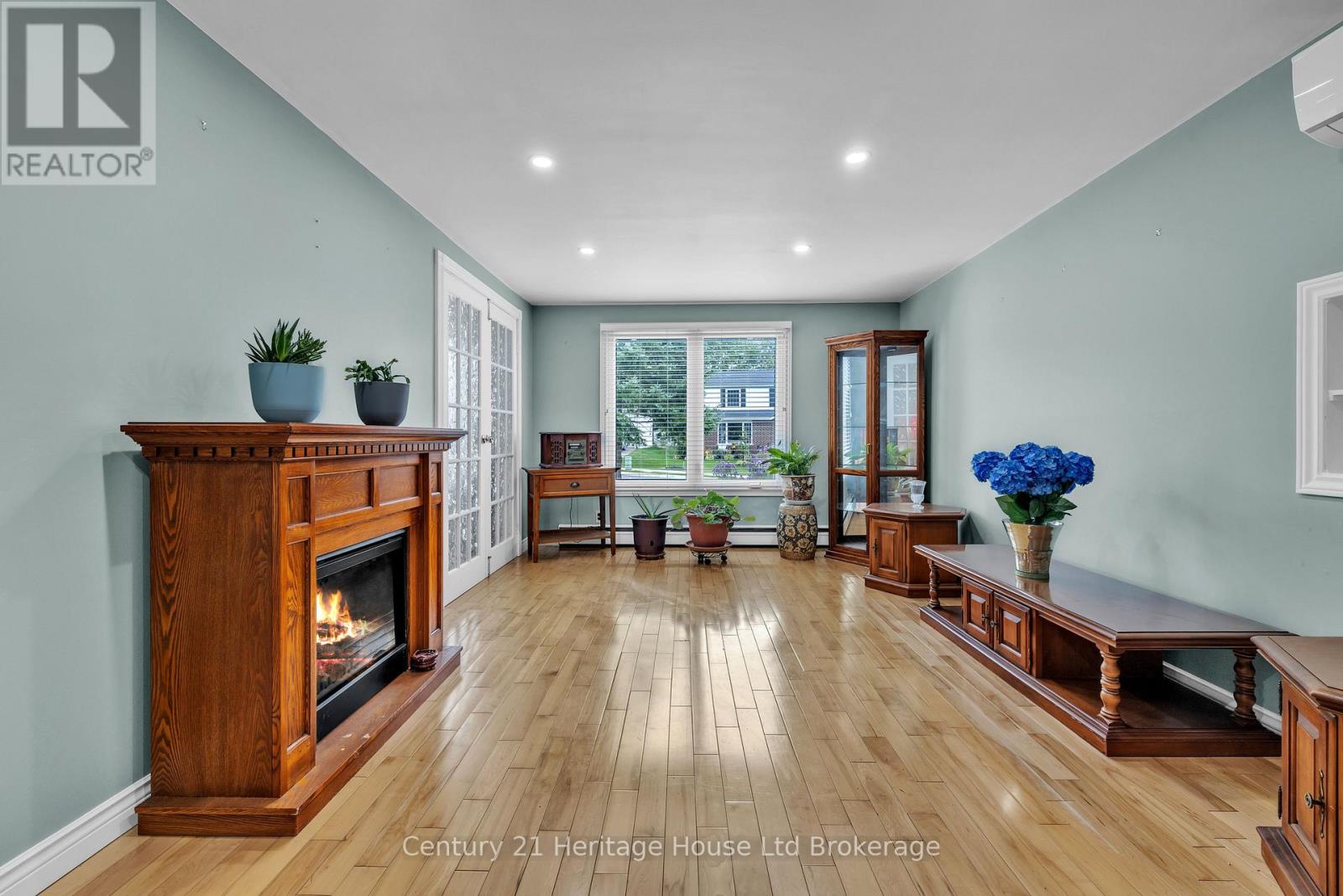 921 LINCOLN DRIVE - Image 5