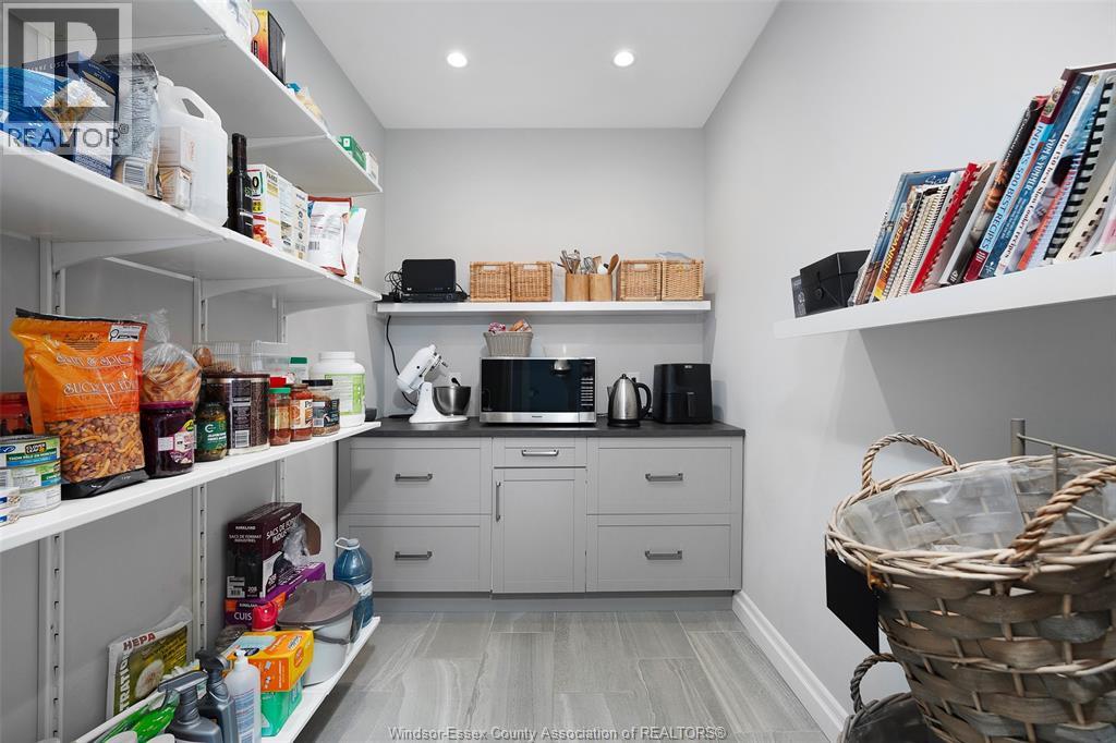 214 Bernath STREET - 18