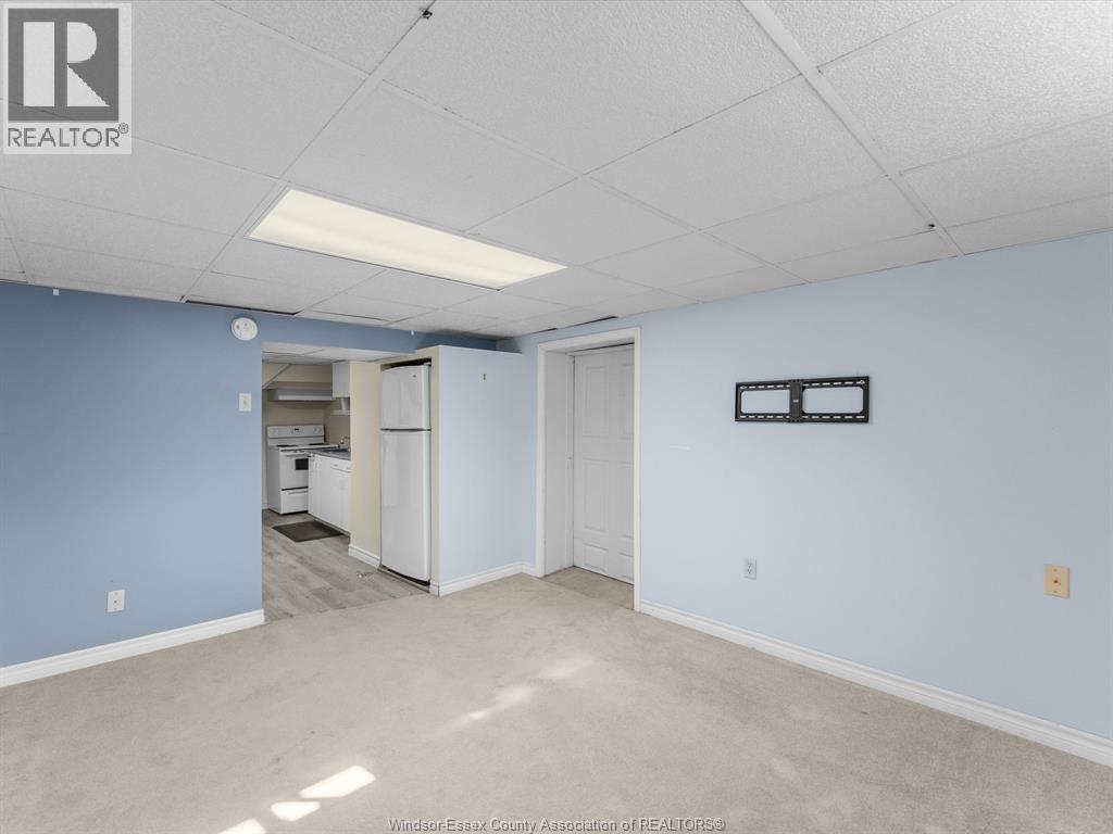 1794 Ellrose AVENUE - Image 30