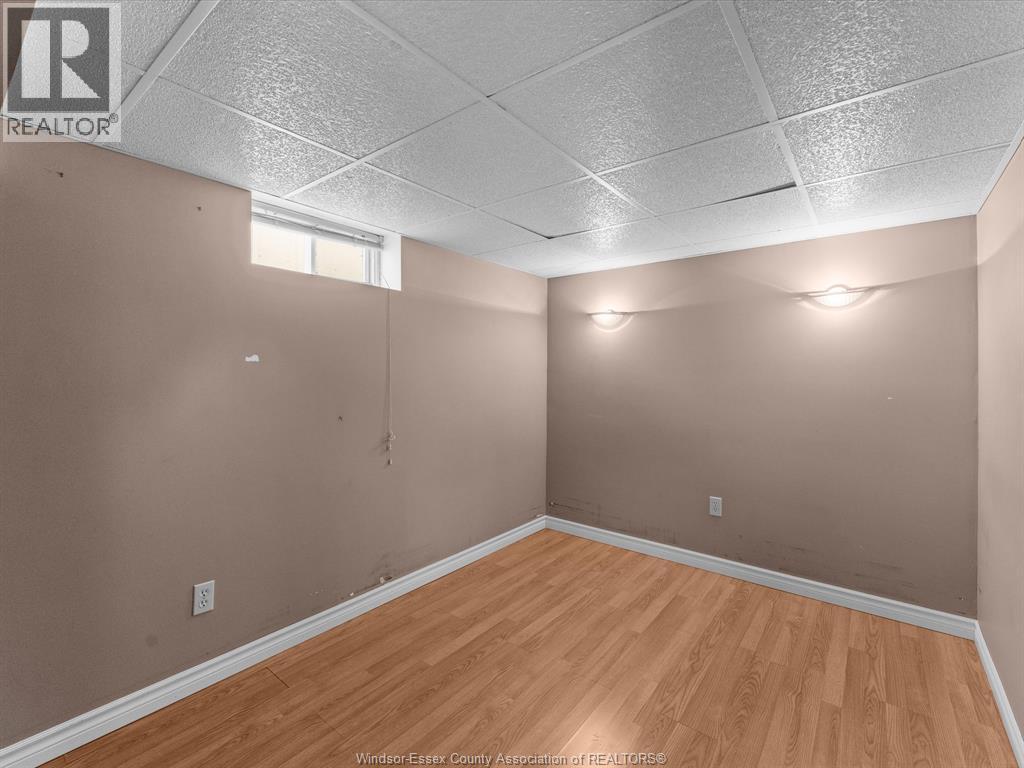 1794 Ellrose AVENUE - Image 33