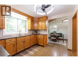 3pc Bathroom - 30 1 Street Nw, Medicine Hat, AB T1A6H1 Photo 11