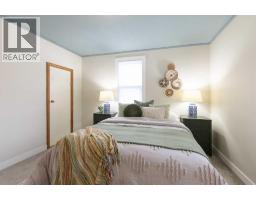30 1 Street Nw, Medicine Hat, AB T1A6H1 Photo 20