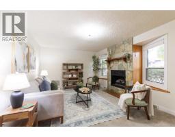 Kitchen - 30 1 Street Nw, Medicine Hat, AB T1A6H1 Photo 6