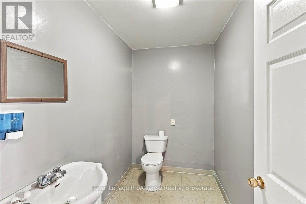 12269 Highway 41 Highway, Addington Highlands, ON photo 9