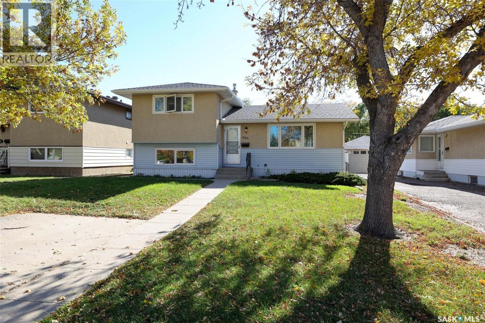 1425 9th AVENUE N, Regina — photo 2