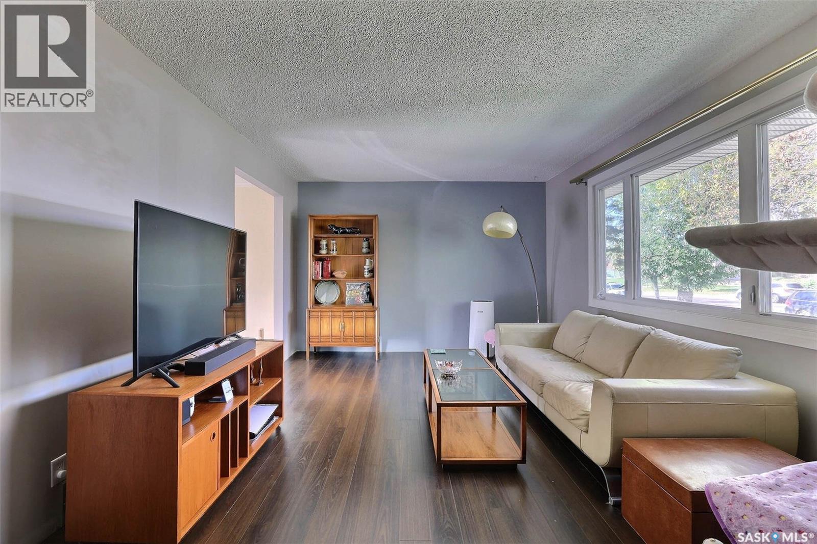 1425 9th AVENUE N - 3