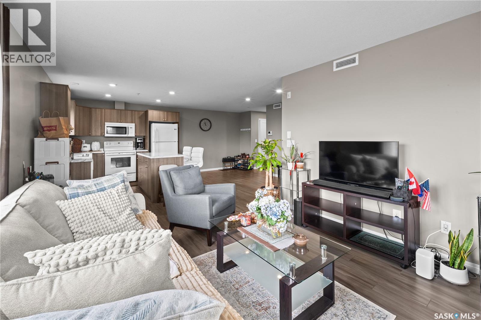 #1111 102 Willis CRESCENT - 22