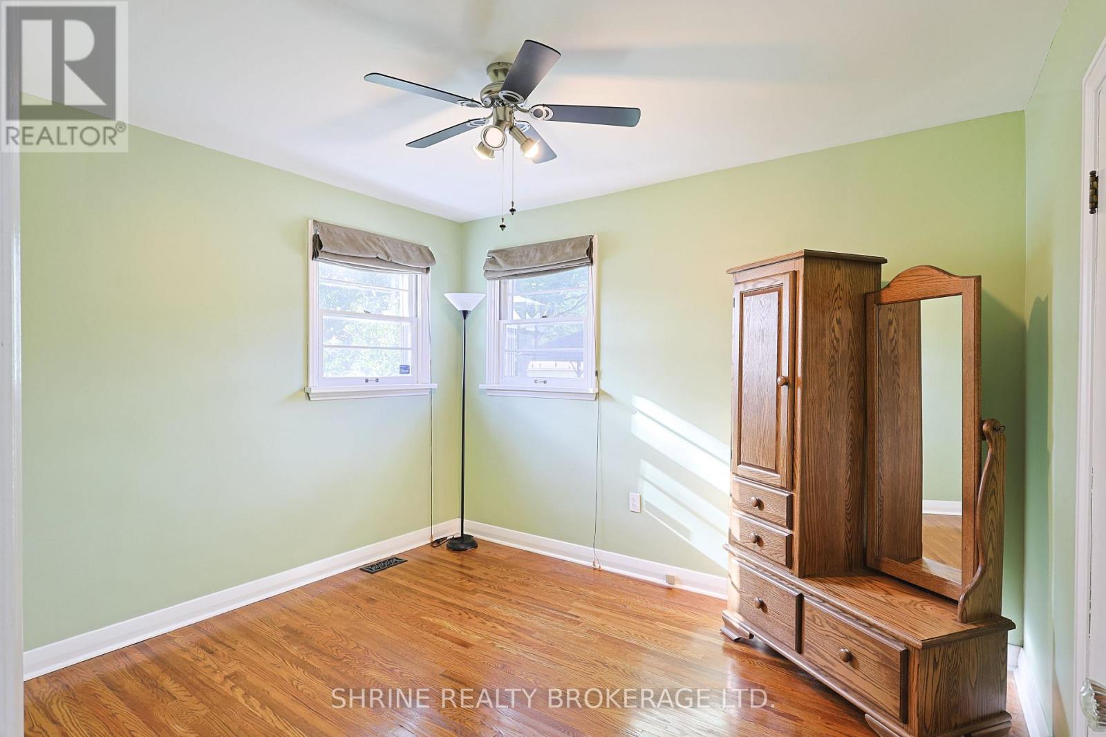 227 STERLING STREET - Image 17