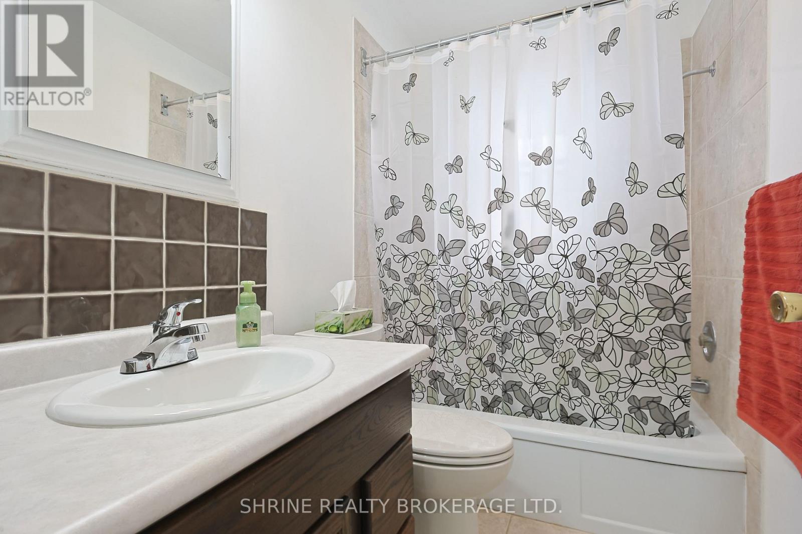 227 STERLING STREET - Image 22