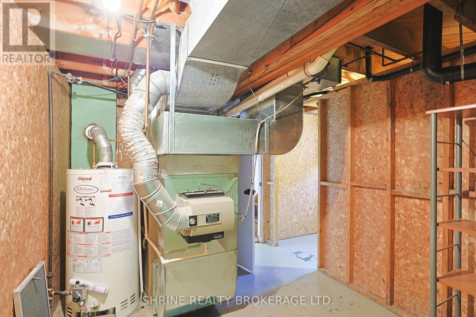 227 STERLING STREET - Image 31