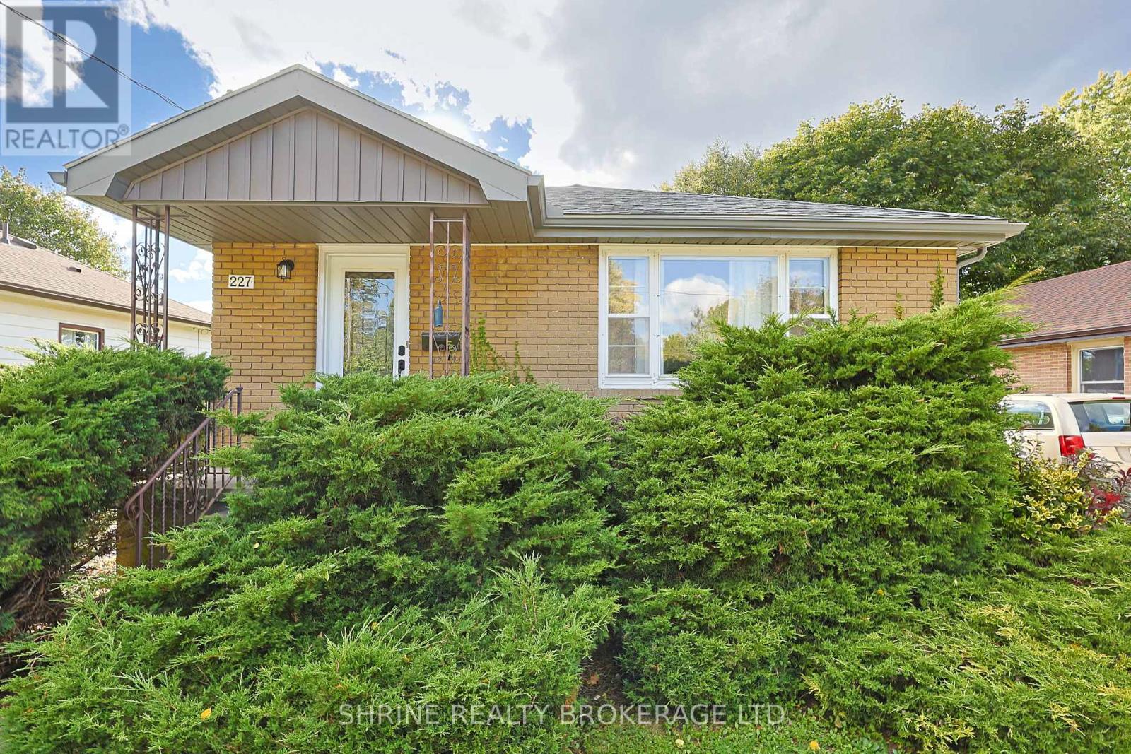 227 STERLING STREET - 32