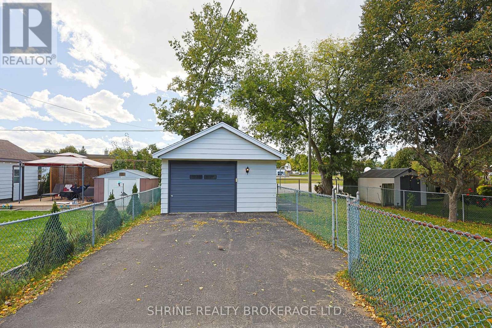 227 STERLING STREET - Image 40
