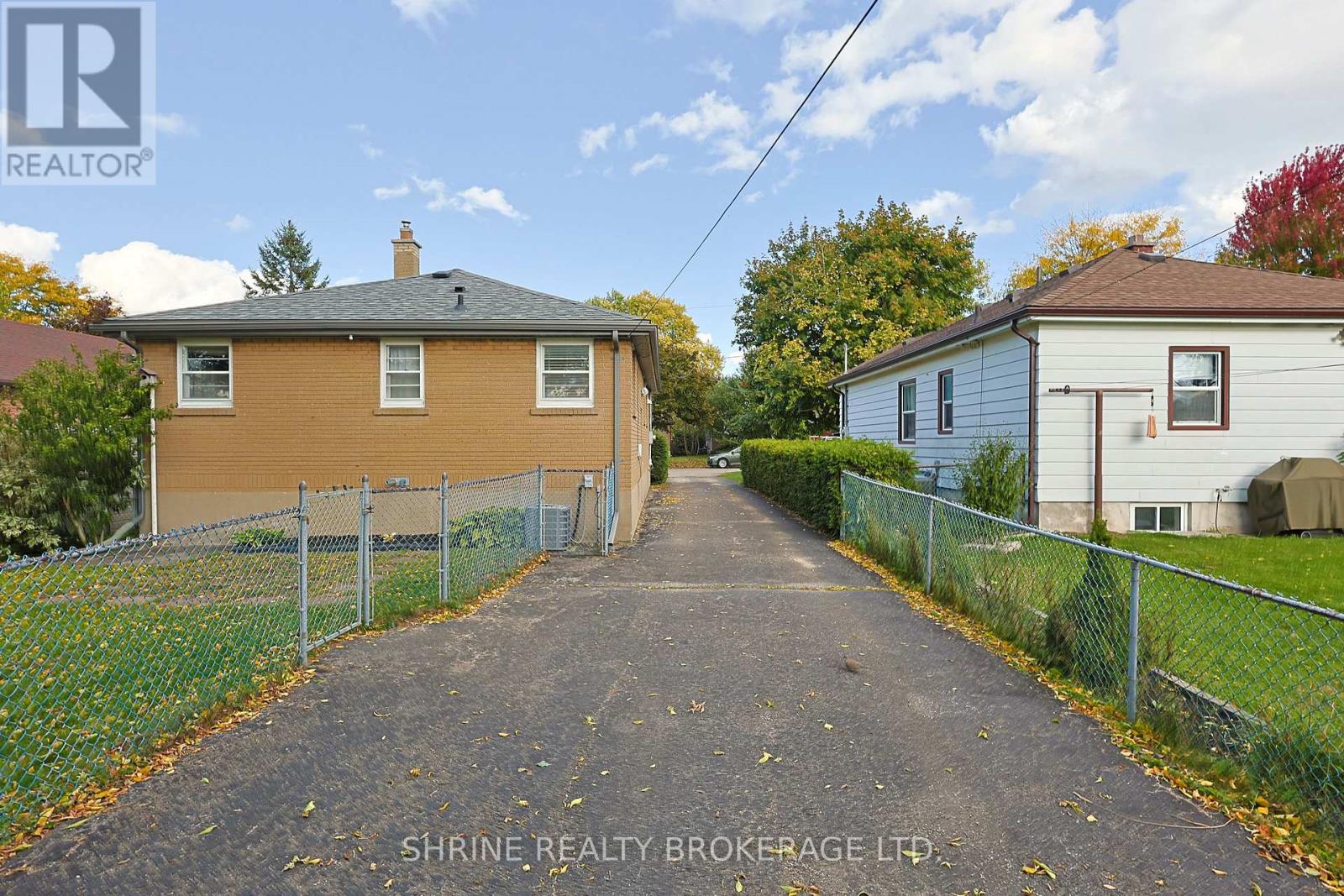 227 STERLING STREET - Image 41