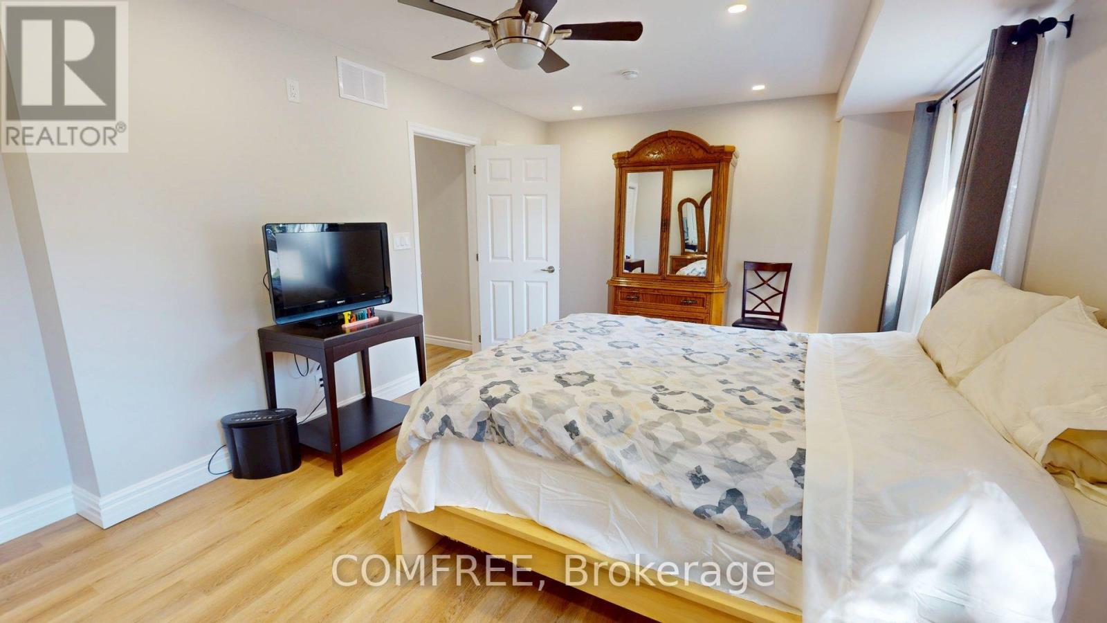 73 ELIZABETH DRIVE - 12