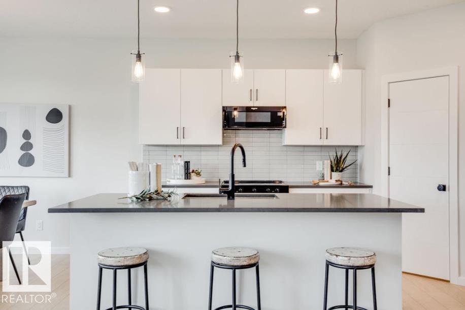 2431 209 ST NW - 4