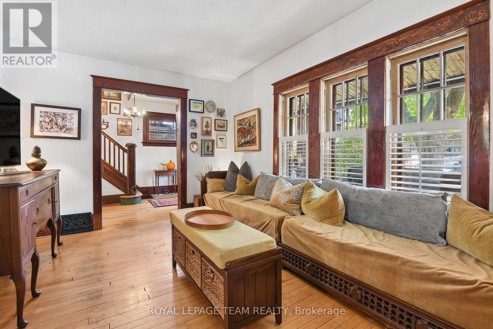 7 THORNTON AVENUE - 10