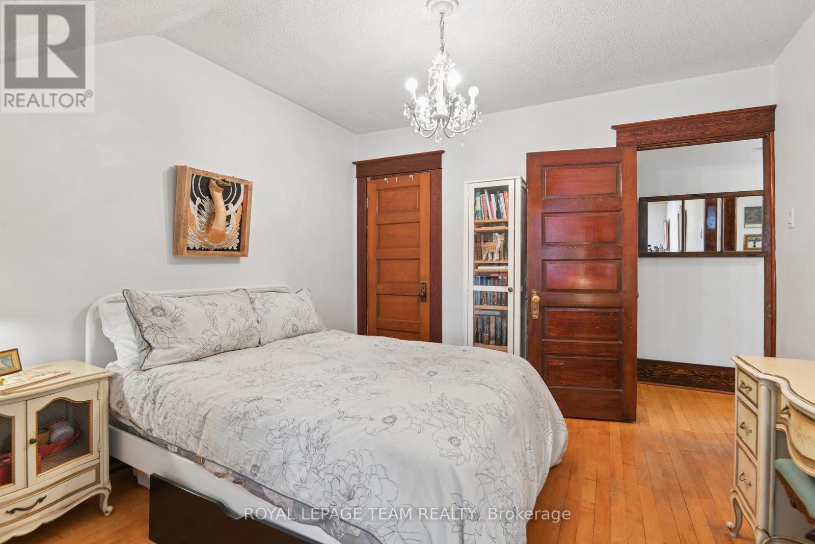 7 THORNTON AVENUE - 20