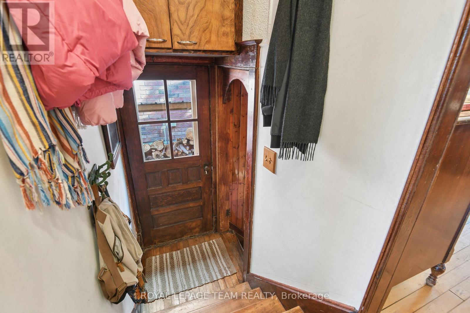 7 THORNTON AVENUE - 24