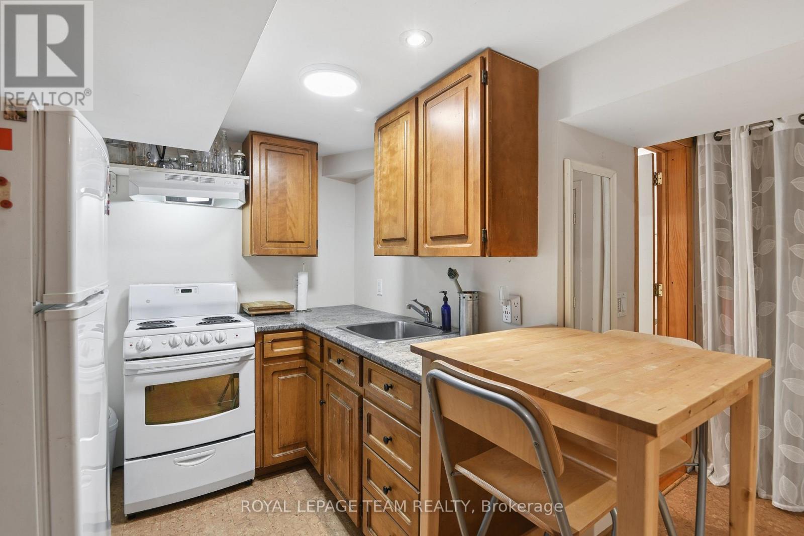 7 THORNTON AVENUE - Image 28