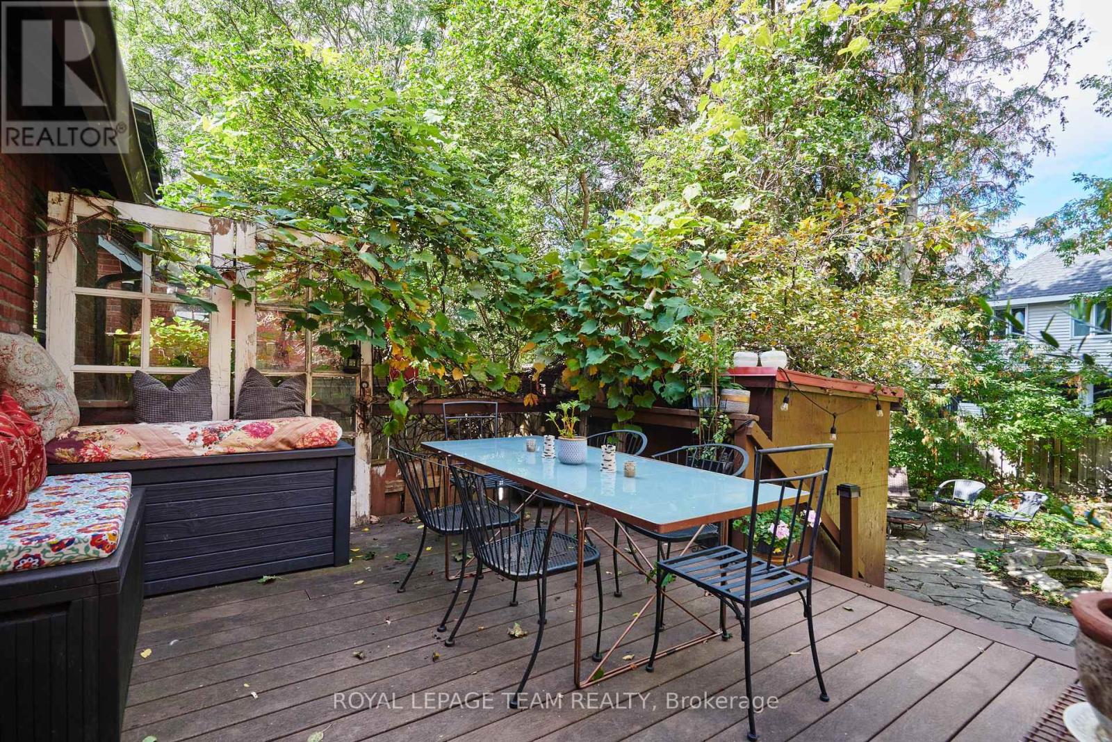 7 THORNTON AVENUE - 30
