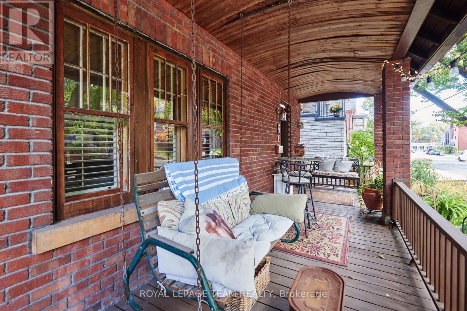 7 THORNTON AVENUE - 4