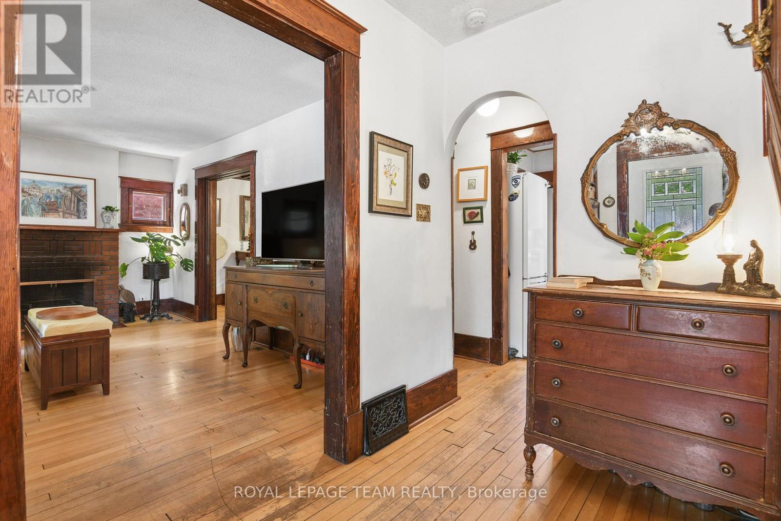 7 THORNTON AVENUE - 7