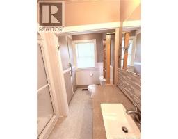 841 Main Street, photo 23