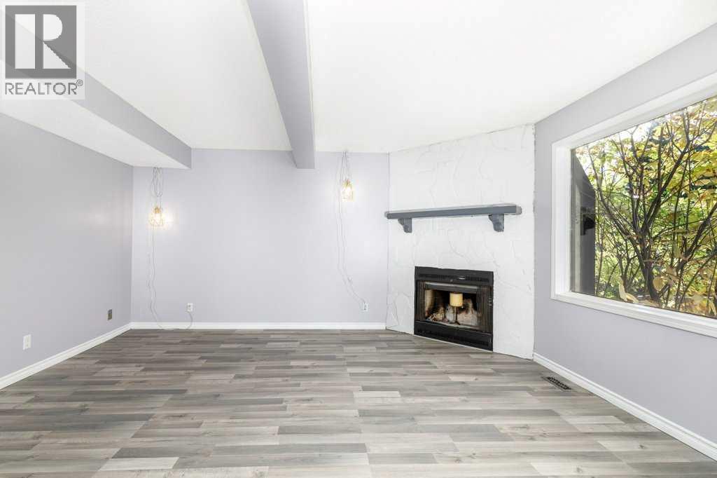 Listing photo – 16C Manning Street, Red Deer