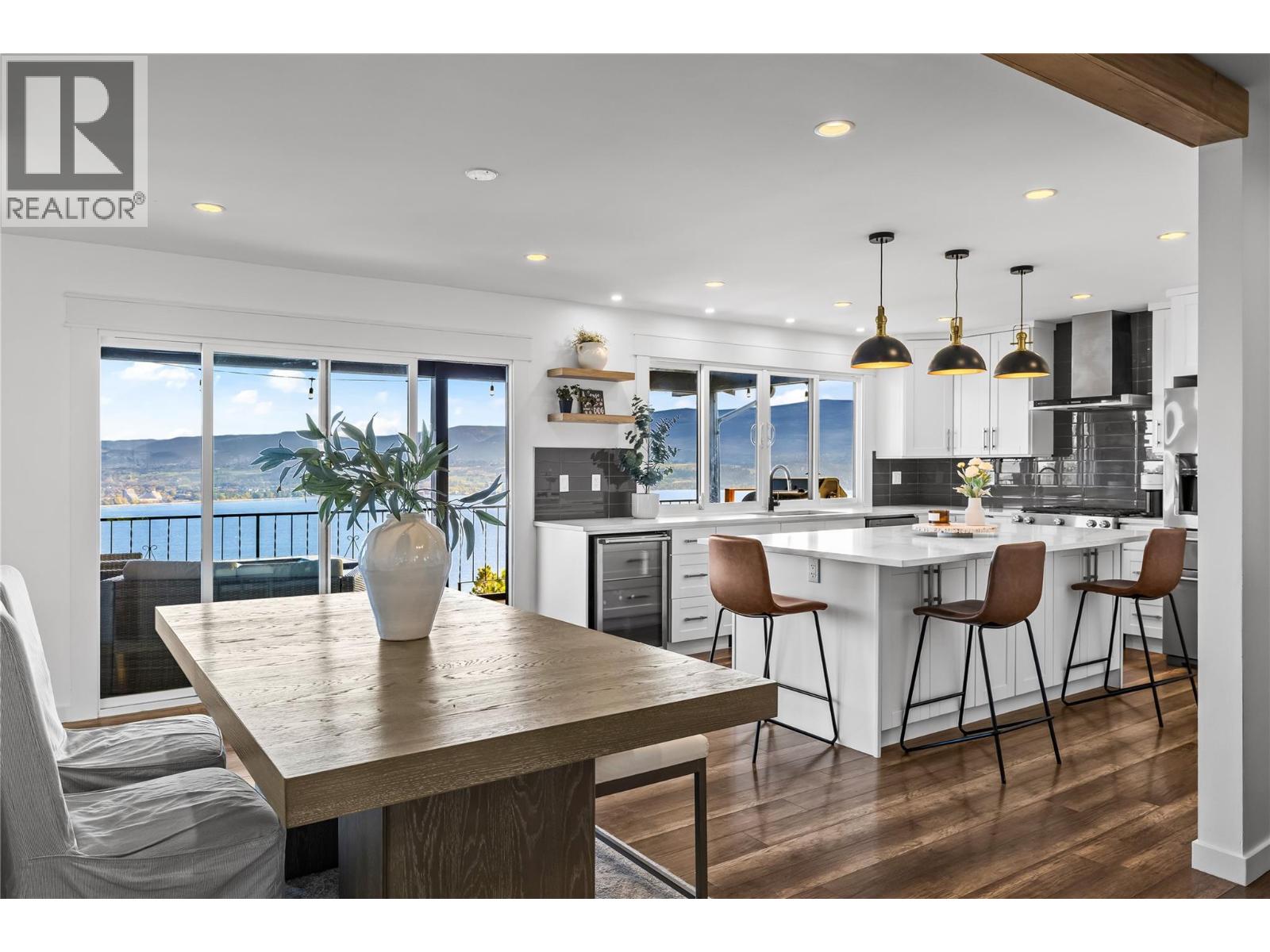  2751 Lakeview Road, West Kelowna