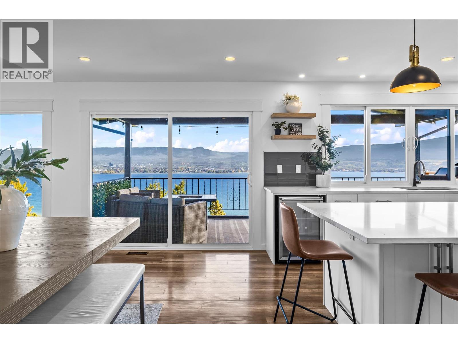  2751 Lakeview Road, West Kelowna