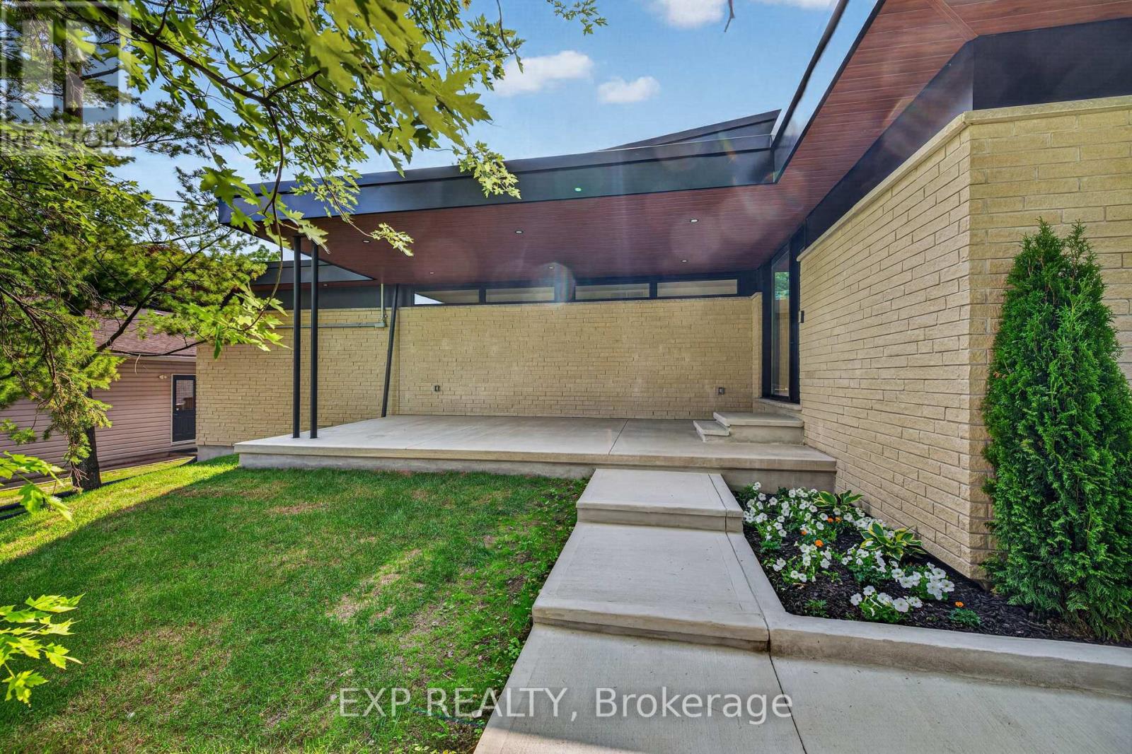 152 ST ANDREW STREET N - Image 3