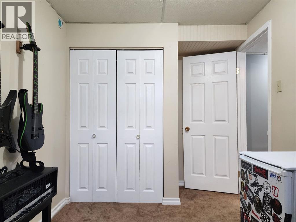 19 Willow Road W - Image 24