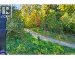 283 Otterbein Road, Kitchener, ON N2B0A7 Photo 38