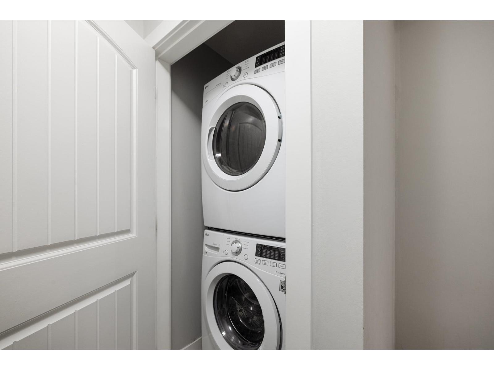 27 14660 105A AVENUE, Surrey