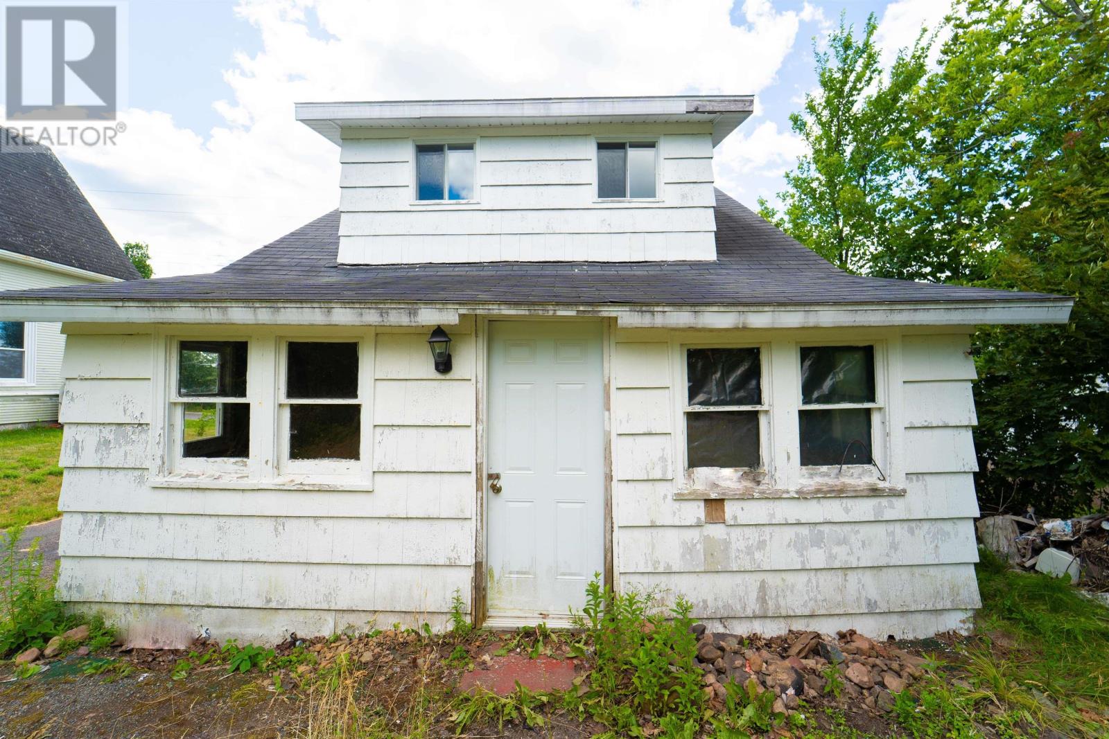 24 Pleasant Street - Image 10
