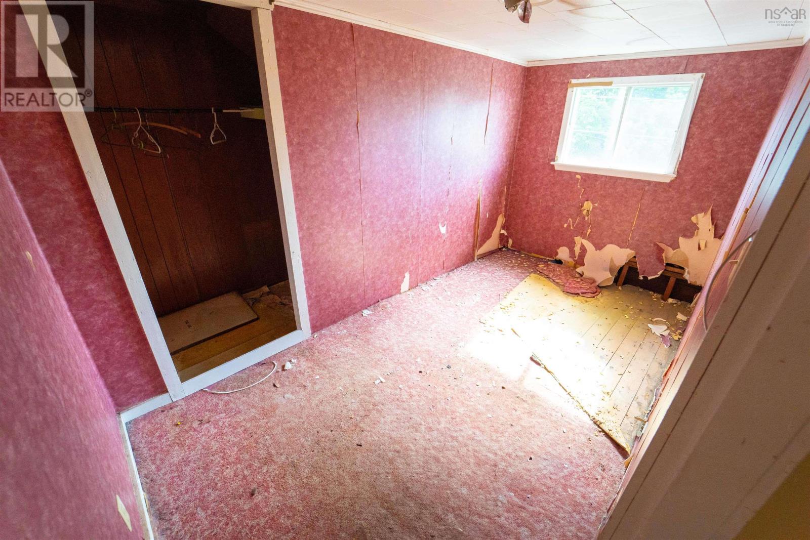 24 Pleasant Street - Image 27
