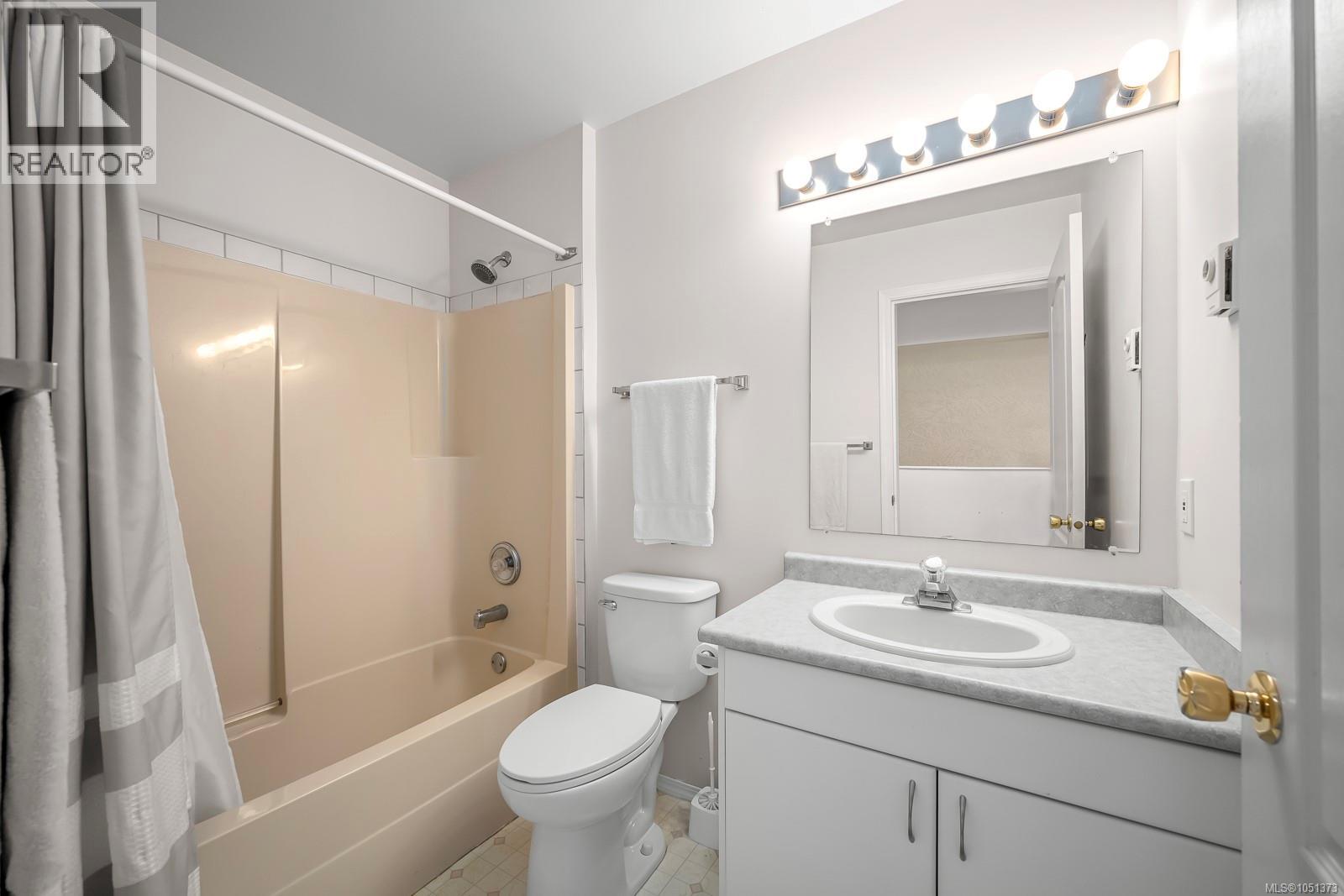 #C 828 Washington Way - Image 11