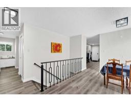 339 Ross Glen Drive Se, Medicine Hat, AB T1B1Y3 Photo 15