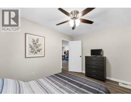 339 Ross Glen Drive Se, Medicine Hat, AB T1B1Y3 Photo 20