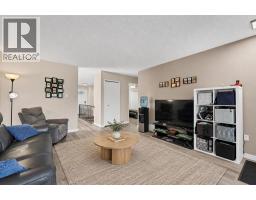 Family room - 339 Ross Glen Drive Se, Medicine Hat, AB T1B1Y3 Photo 8
