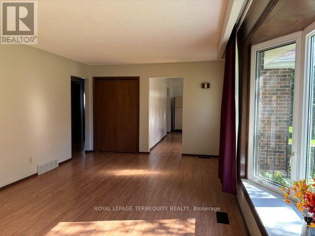 320 Myrtle Road East, Whitby, ON photo 6
