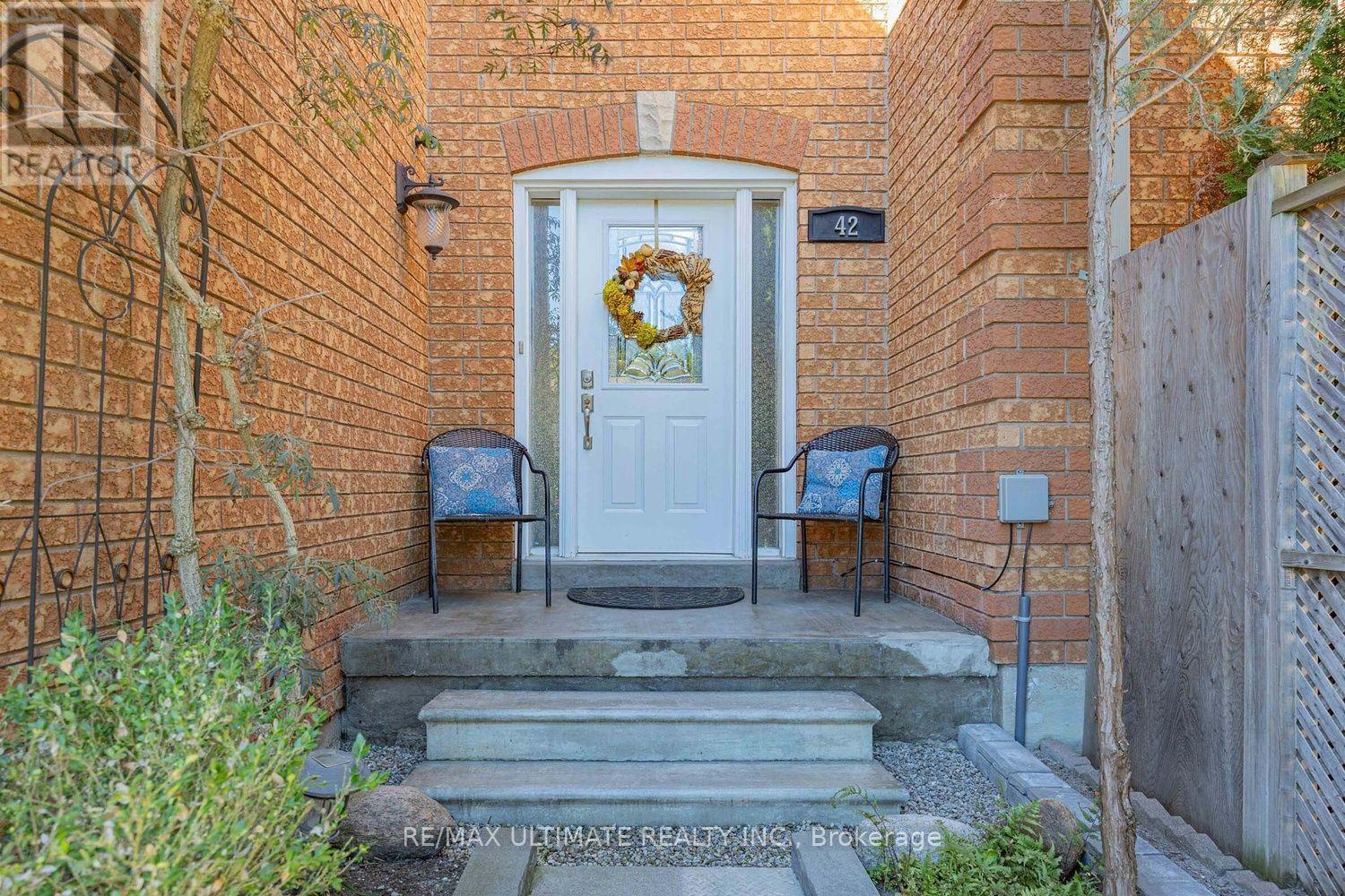 42 Landerville Lane, Clarington, ON photo 4