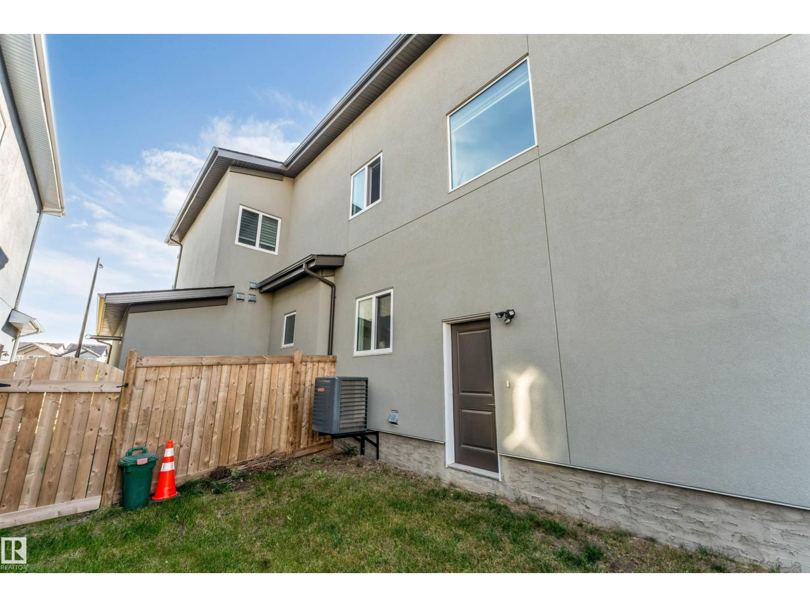 1634 16A ST NW - 4