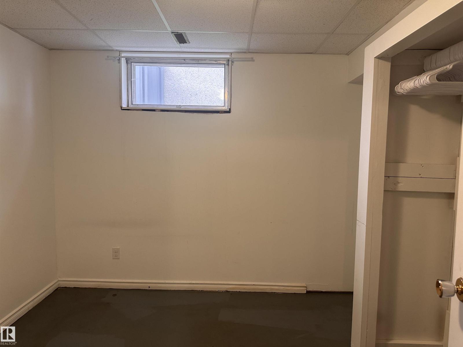 10647 106 ST - 44