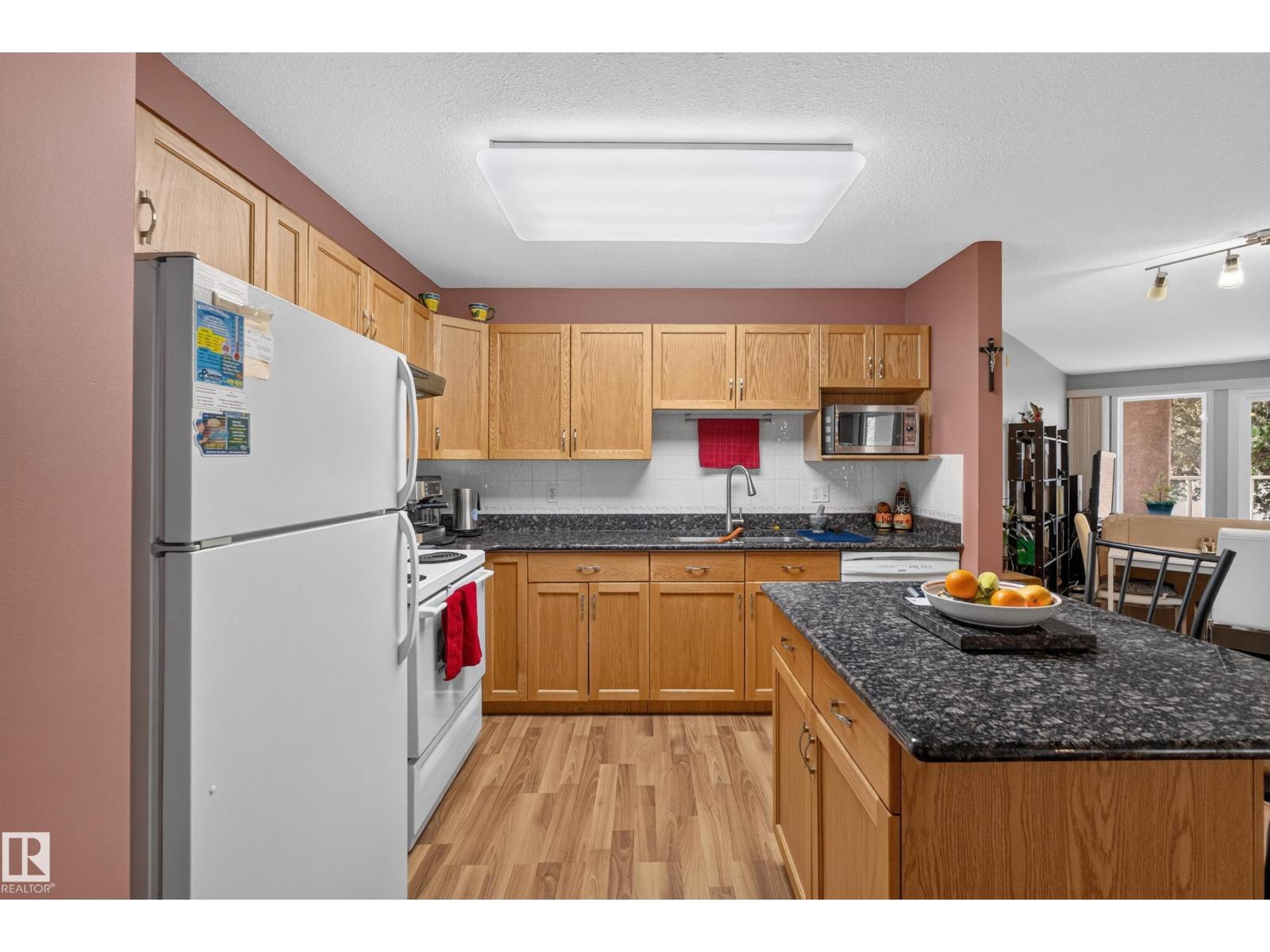 #105 10421 42 AV NW - 2