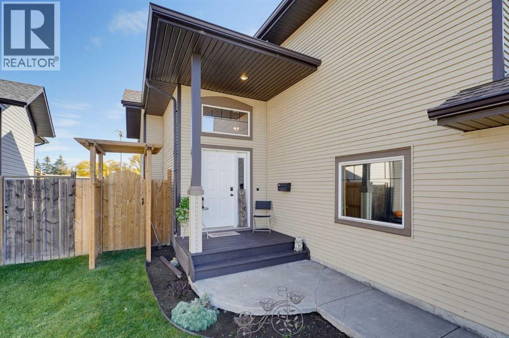 Listing photo – 5256 48 Street Close, Innisfail
