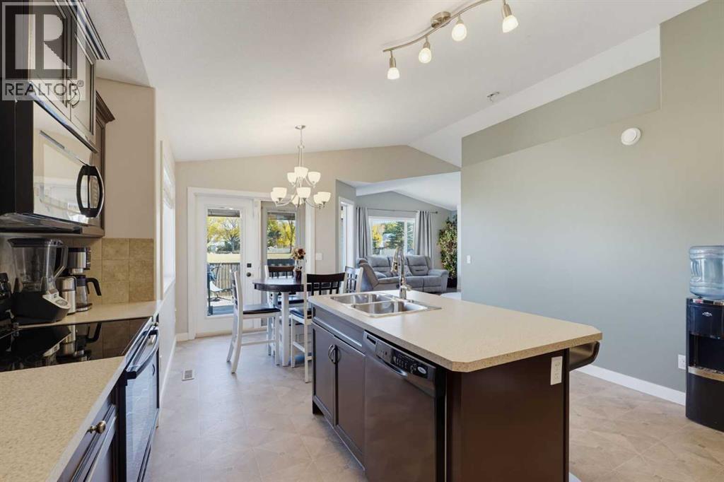 Listing photo – 5256 48 Street Close, Innisfail