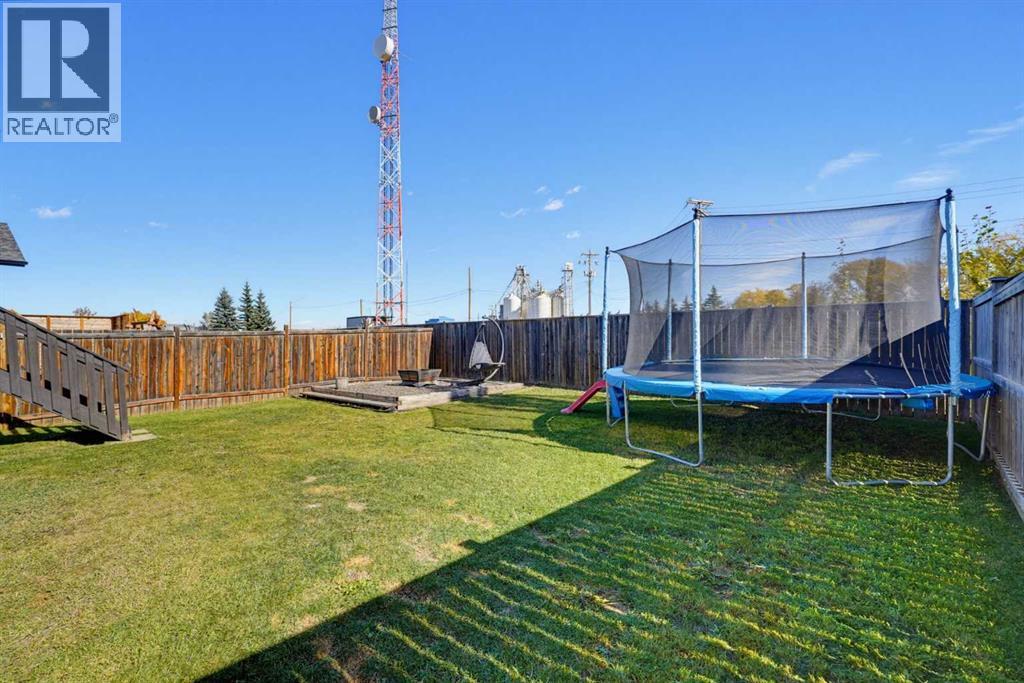 Listing photo – 5256 48 Street Close, Innisfail